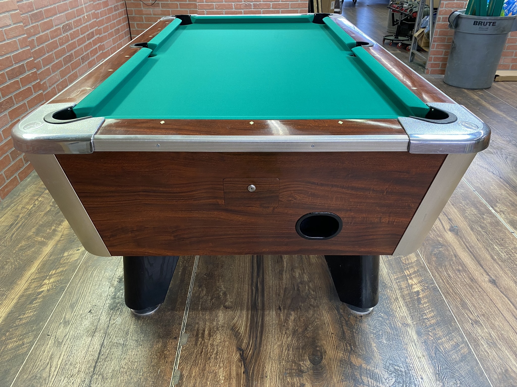 6 1/2 Valley Used Coin Operated Pool Table Used Coin Operated Bar