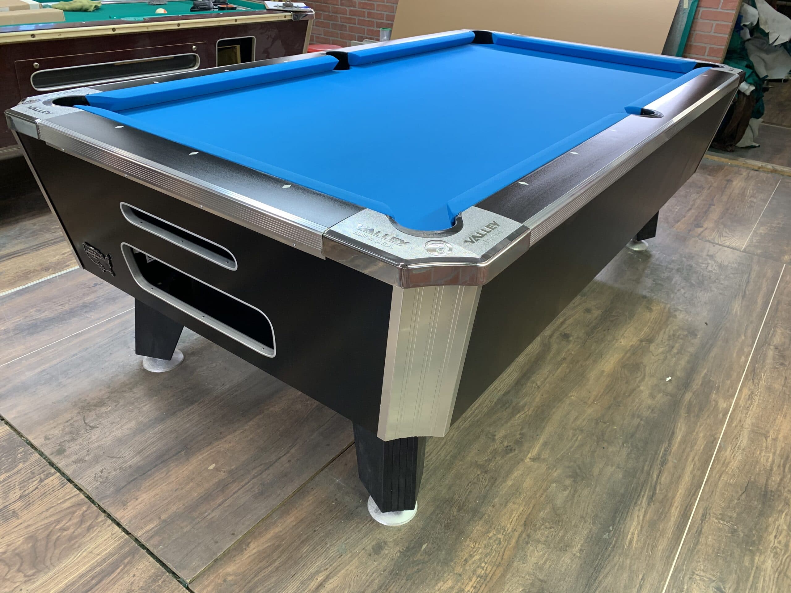 whatsize are bar pool tabke size